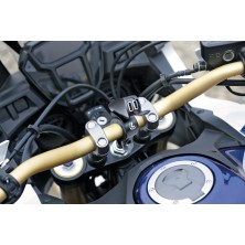 Dual USB ports, water-resistant, with Optiline handlebar mount